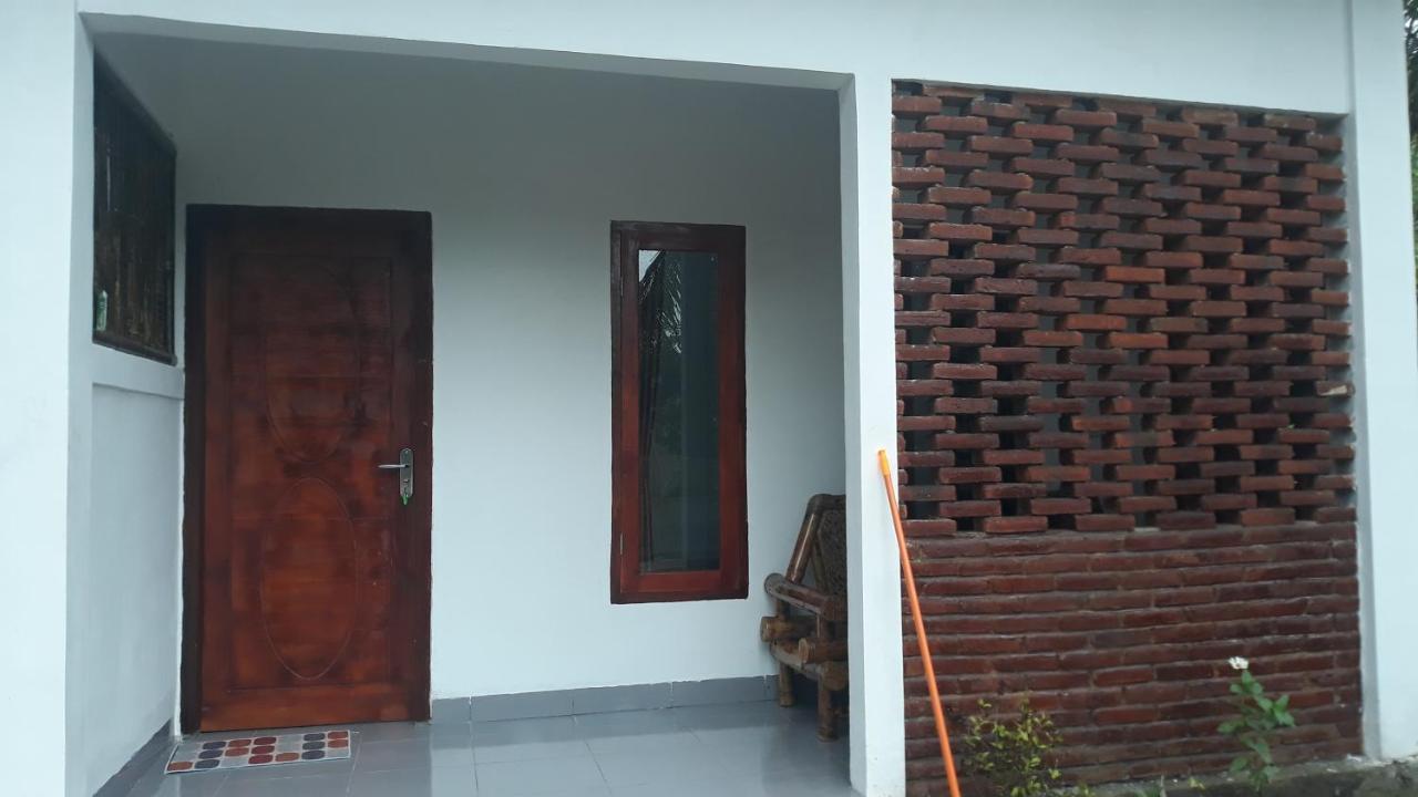Mandalika Homestay Kuta  Quarto foto